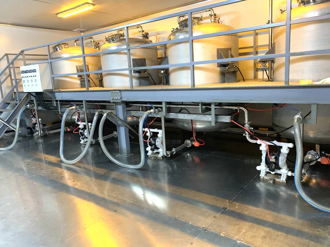 鋰電池客戶來廠里考察，回去后把生產(chǎn)車間的泵全換了......
